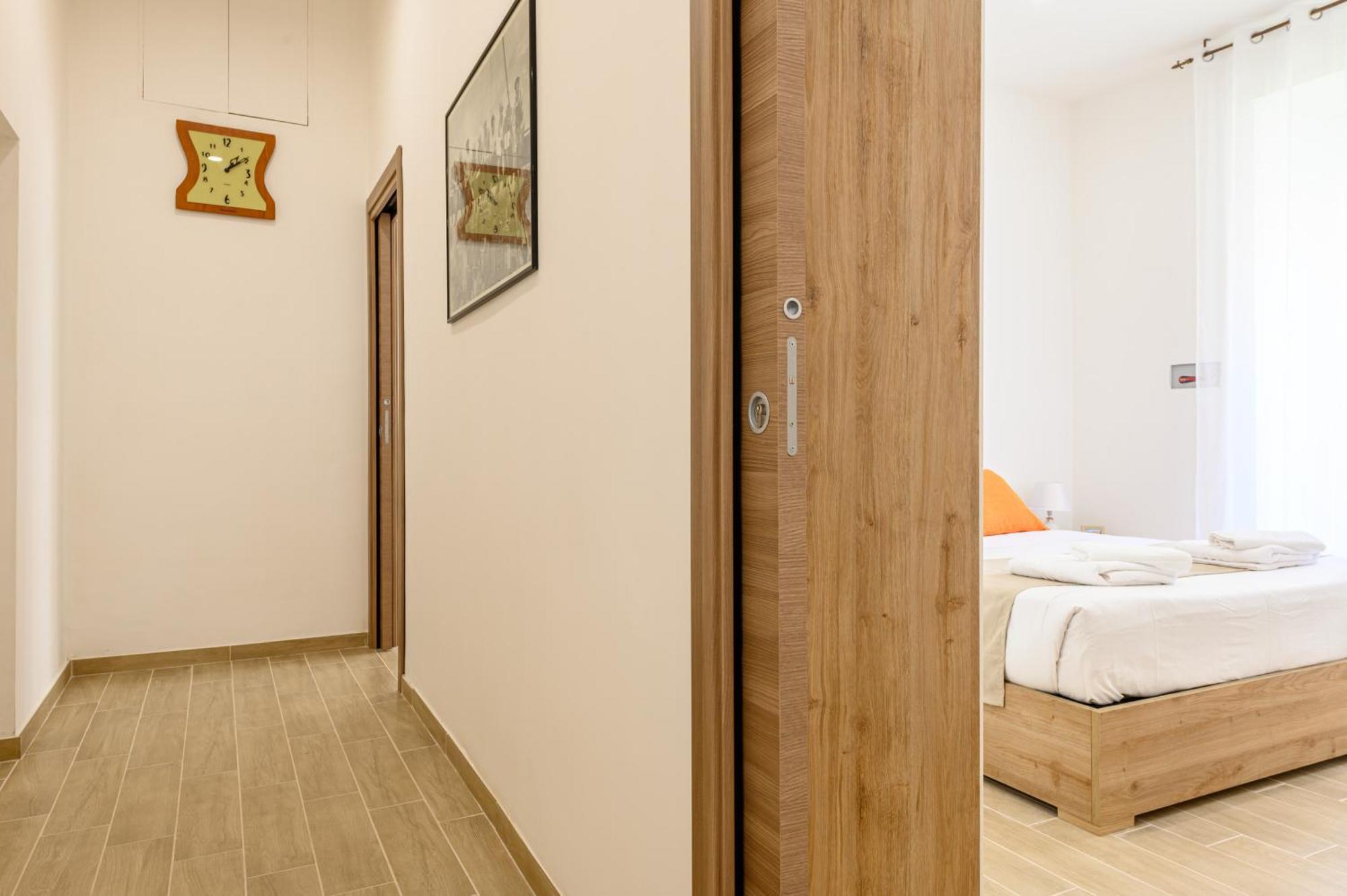 Domus Romeo Apartment Наполи Екстериор снимка