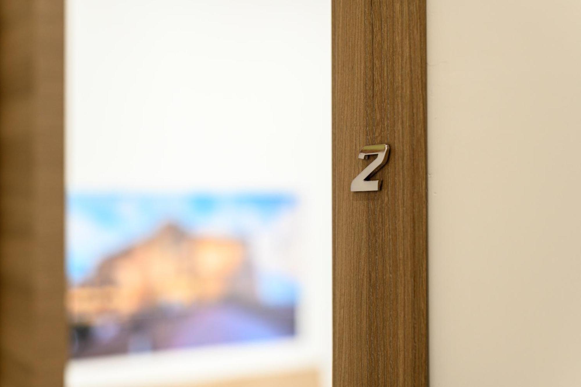 Domus Romeo Apartment Наполи Екстериор снимка