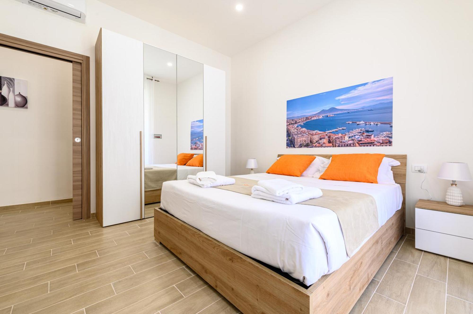 Domus Romeo Apartment Наполи Екстериор снимка