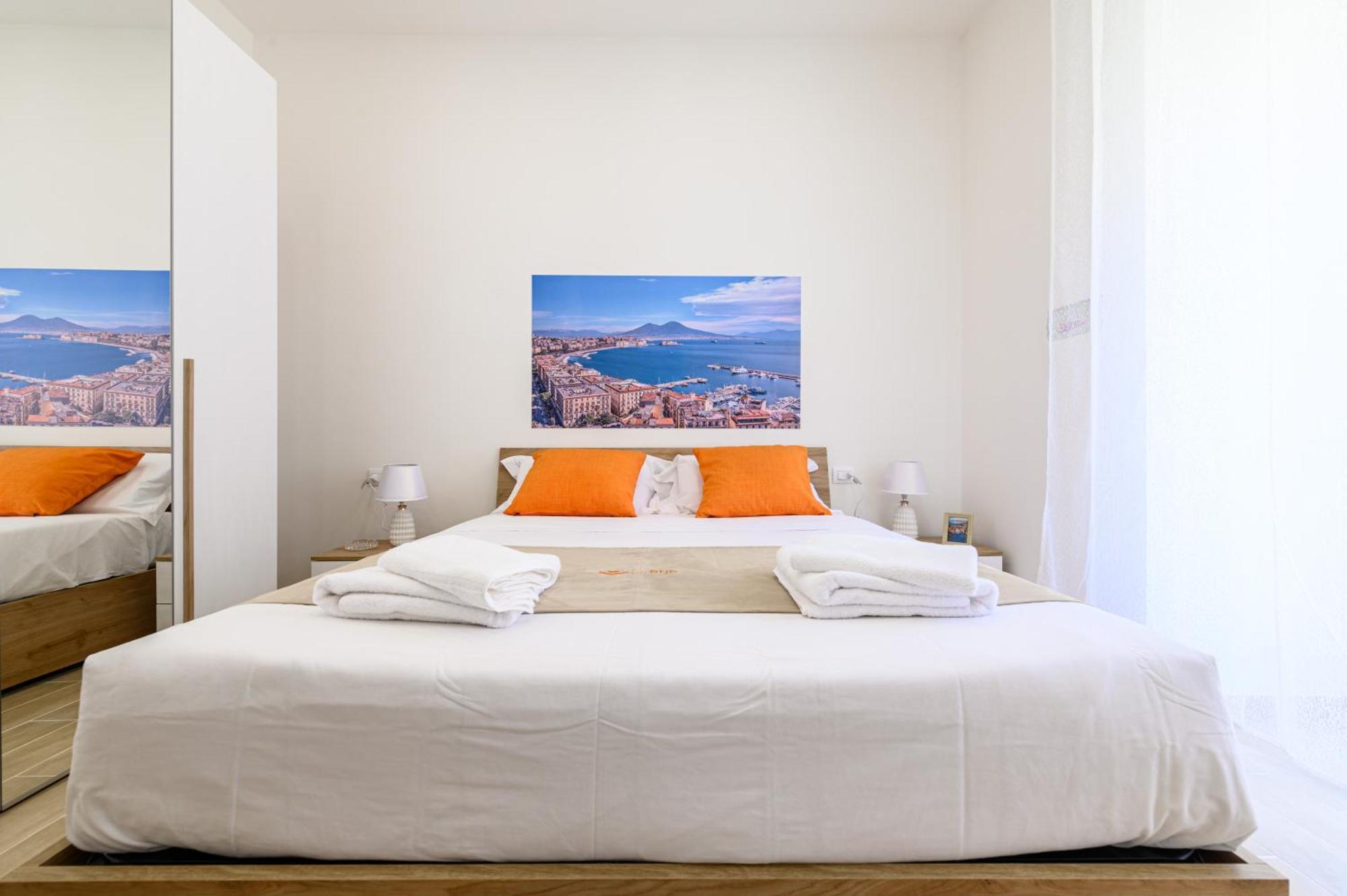 Domus Romeo Apartment Наполи Екстериор снимка