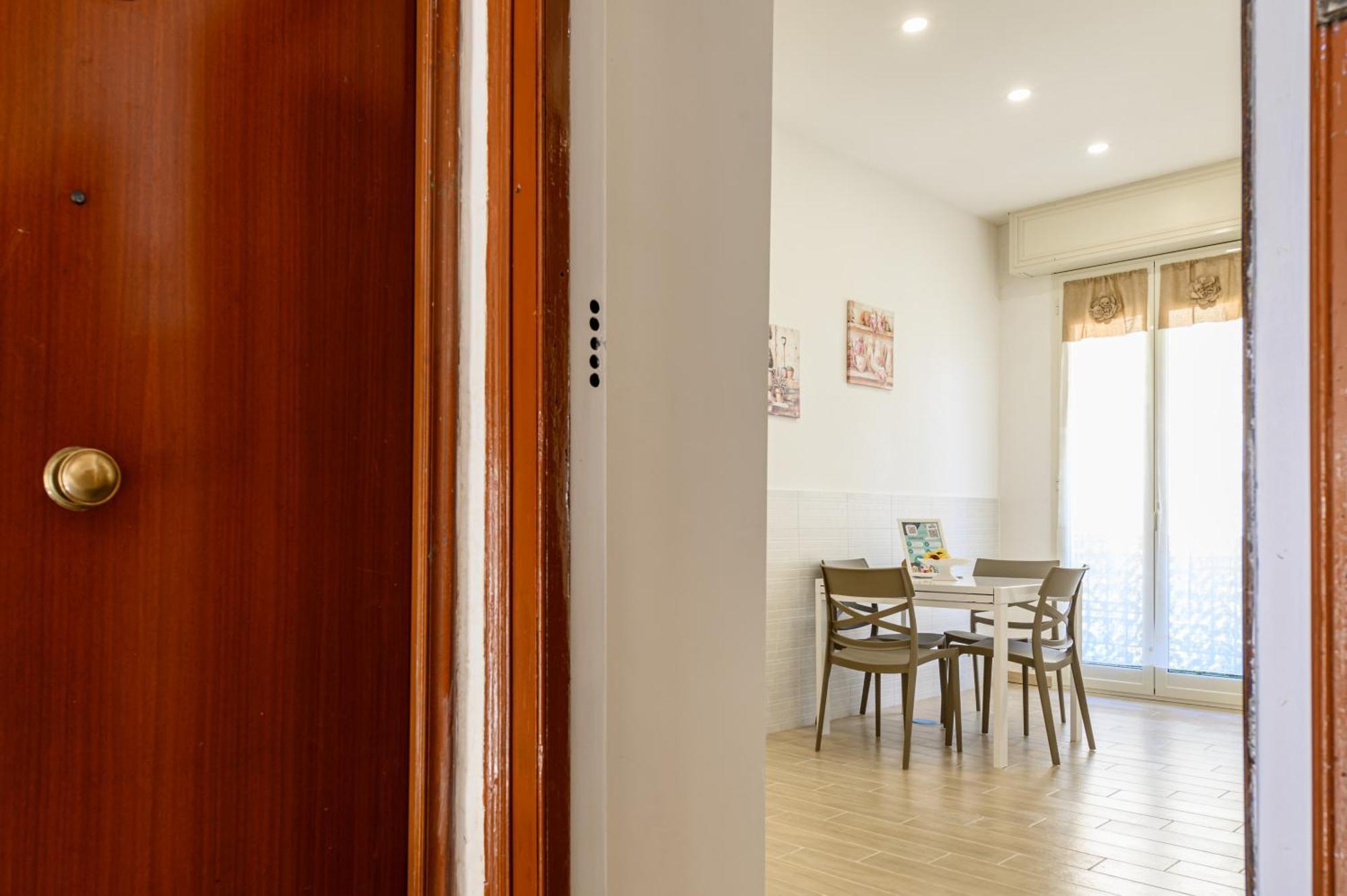 Domus Romeo Apartment Наполи Екстериор снимка