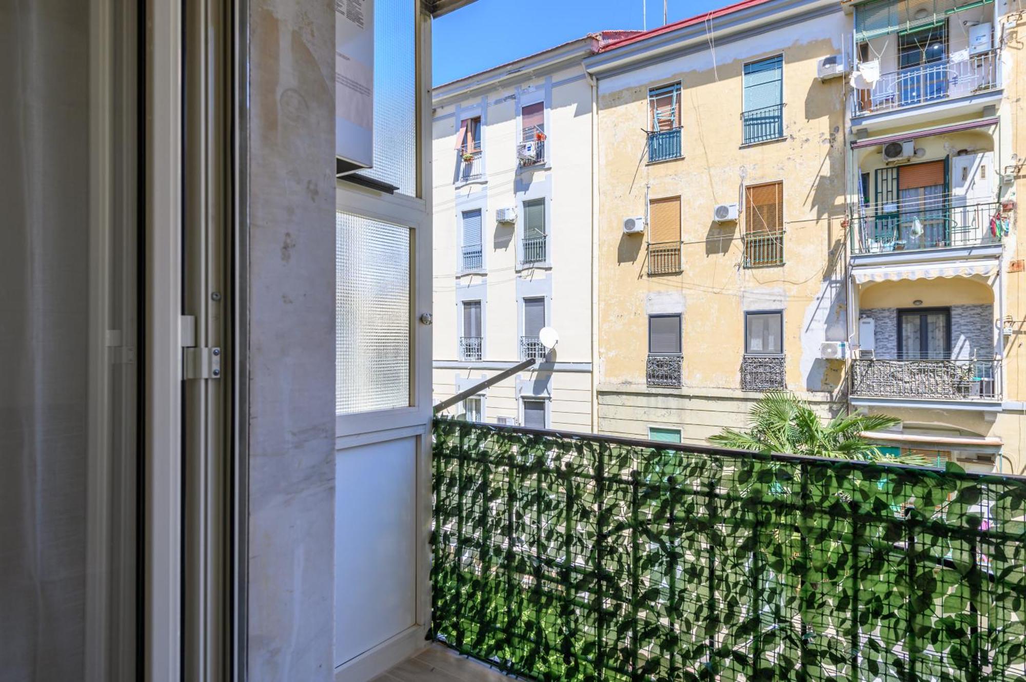 Domus Romeo Apartment Наполи Екстериор снимка