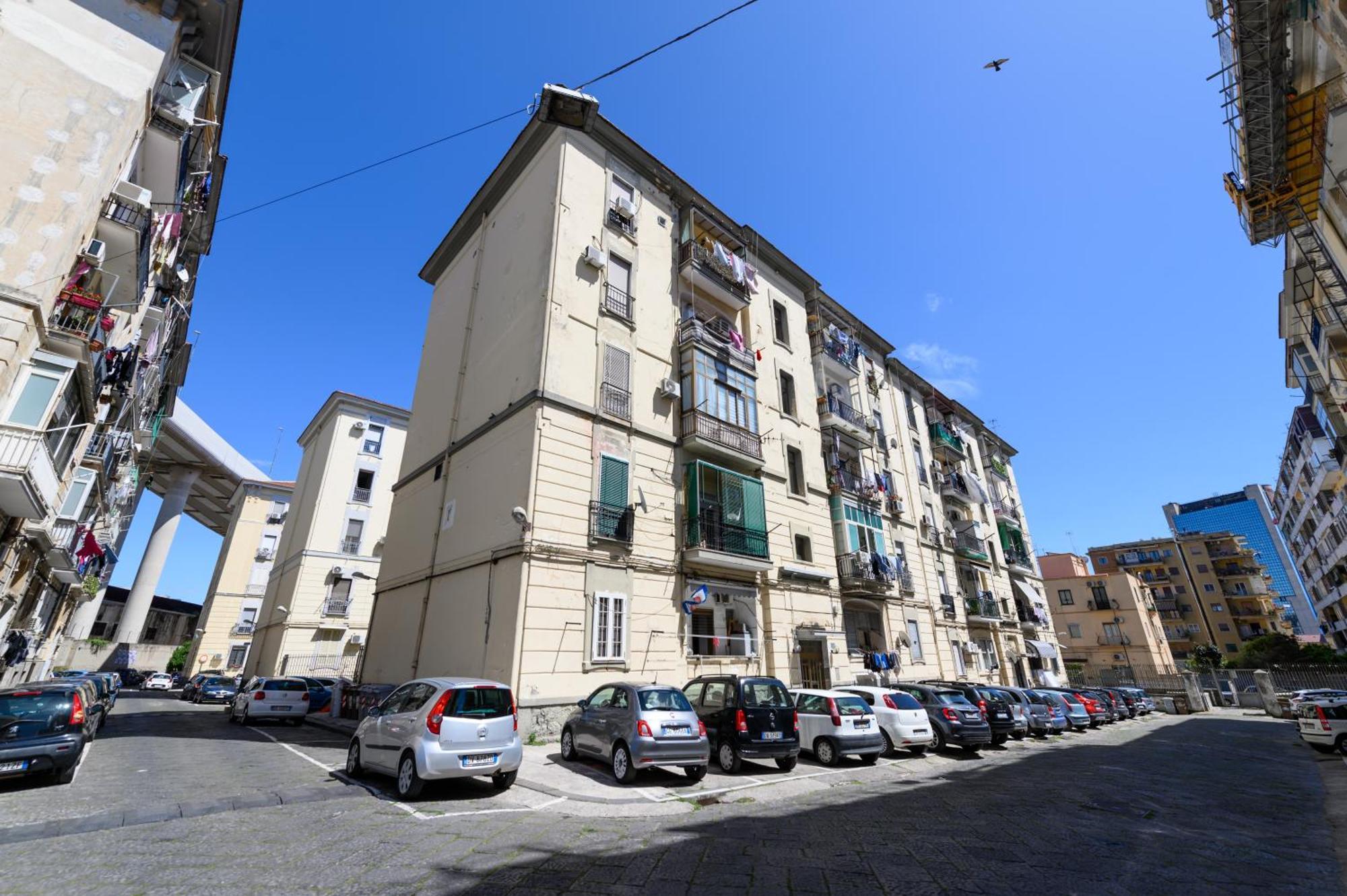 Domus Romeo Apartment Наполи Екстериор снимка