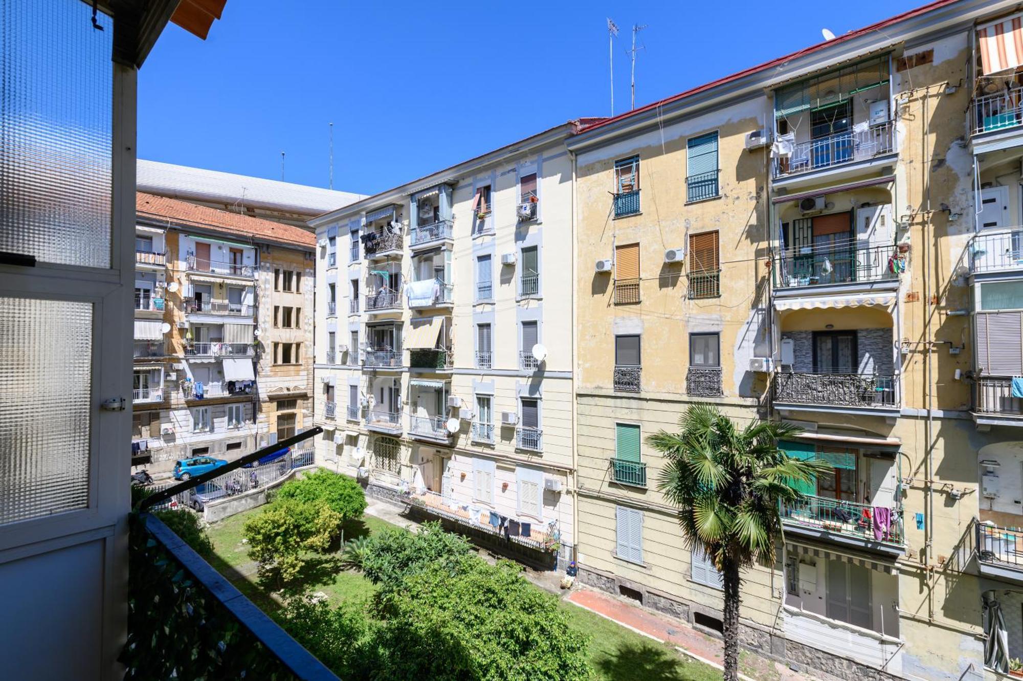 Domus Romeo Apartment Наполи Екстериор снимка
